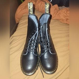 Dr. Marten boots black